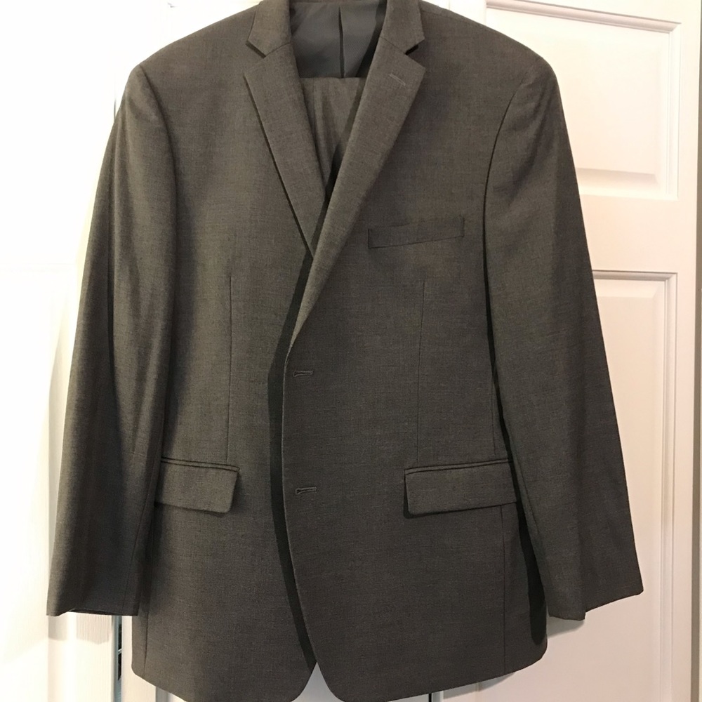 Men’s Alfani Grey full suit